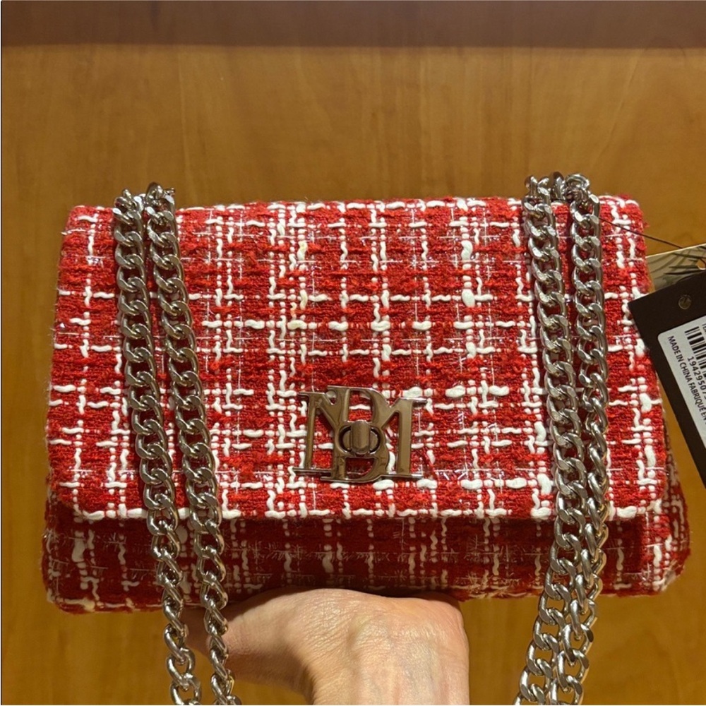 Badgley Mischka Red and White Tweed Shoulder Bag - Picture 11 of 17